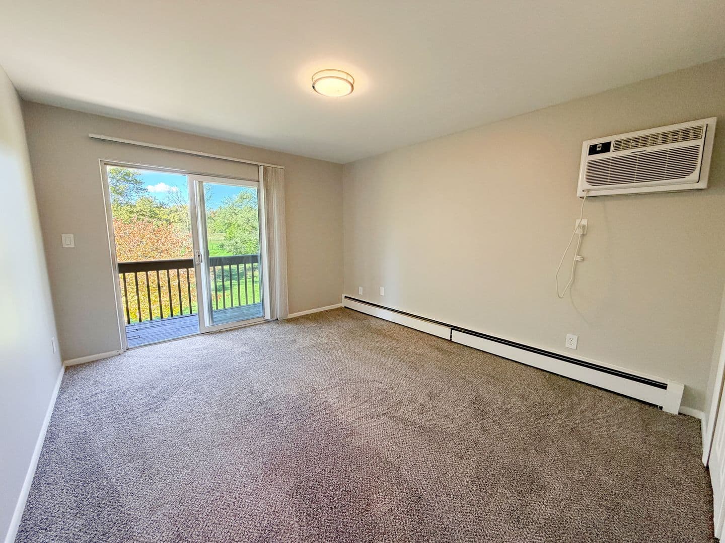 Utica Apartment: 45631-45645 Brownell St