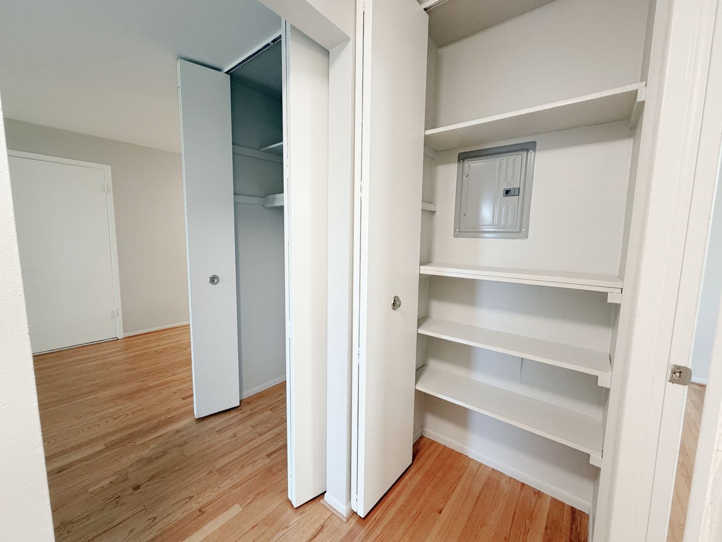 Royal Oak Apartment: 2608 Galpin Ave