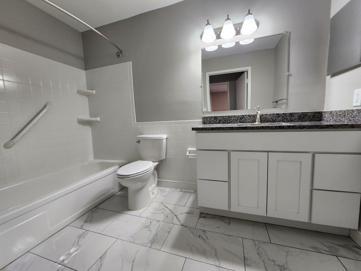 Farmington Hills Apartment: 30250 W 12 Mile Rd