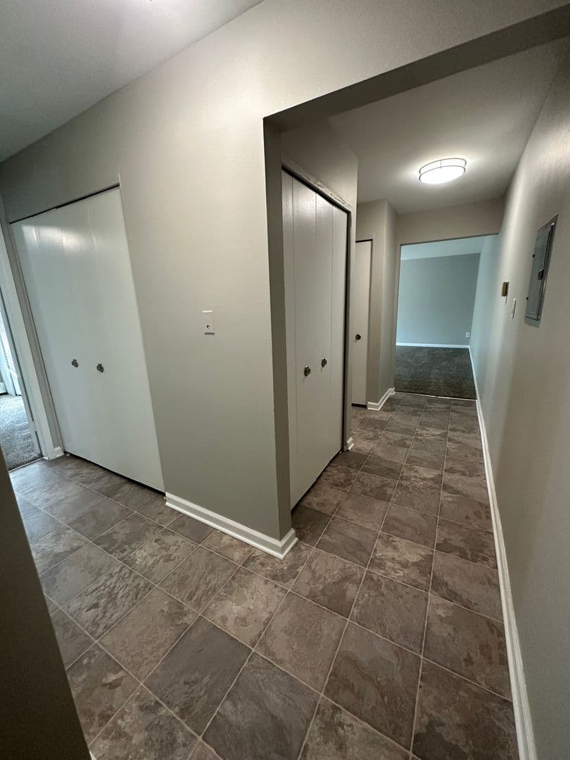 Berkley Apartment: 2200 Berkley Ave