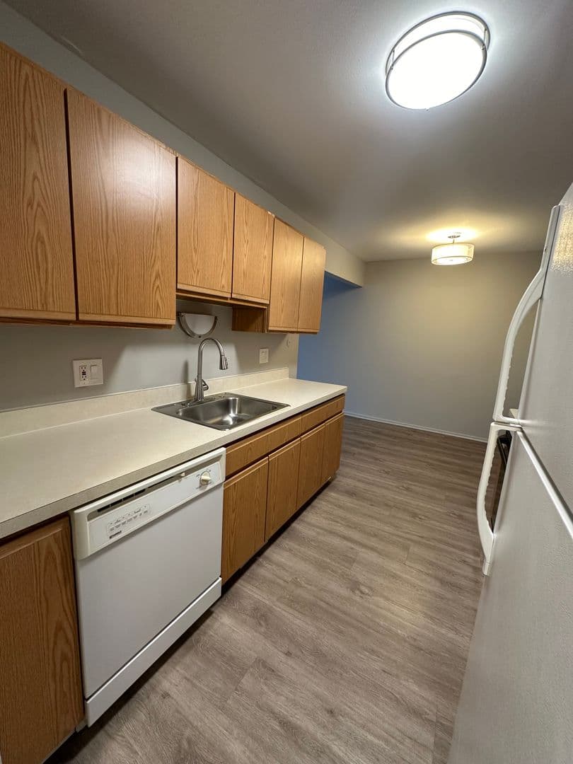 Ferndale Apartment: 384-394 Vester St