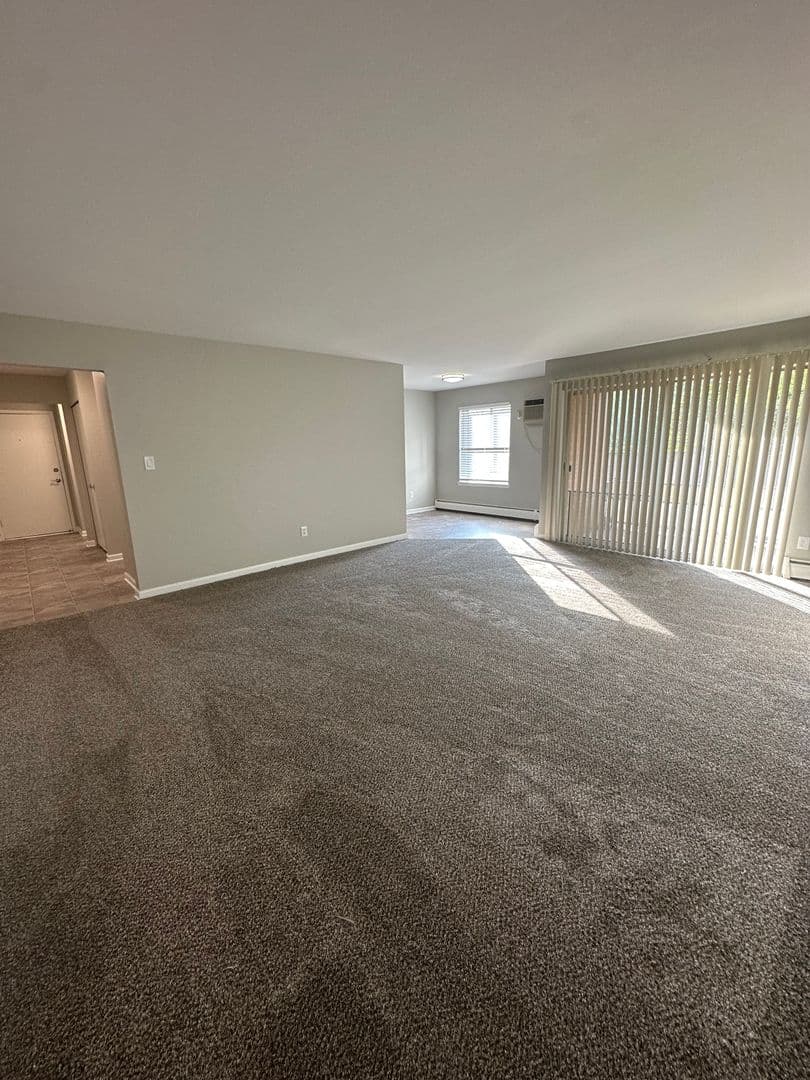 Berkley Apartment: 2200 Berkley Ave