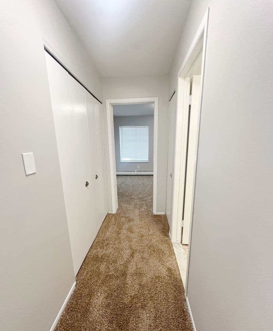 Berkley Apartment: 2200 Berkley Ave