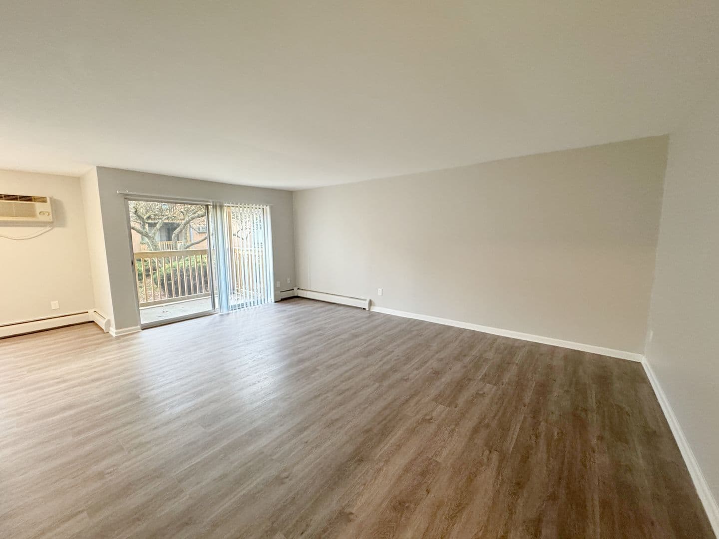 Berkley Apartment: 2200 Berkley Ave