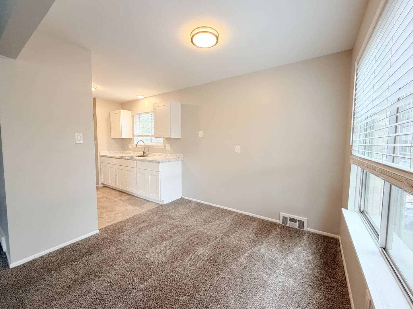 Ferndale Apartment: 384-394 Vester St