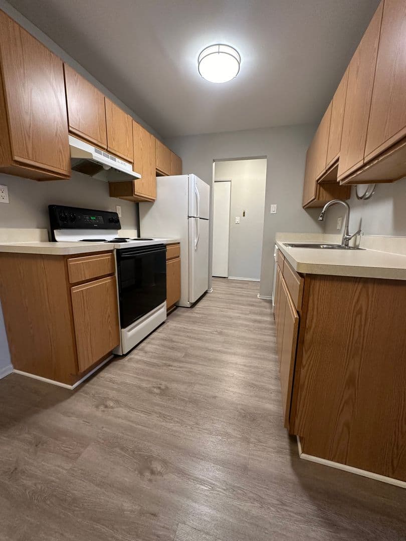 Ferndale Apartment: 384-394 Vester St