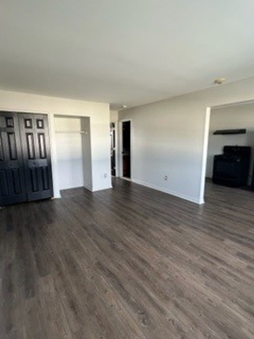 Madison Heights Apartment: 1390-1410 E Lincoln Ave