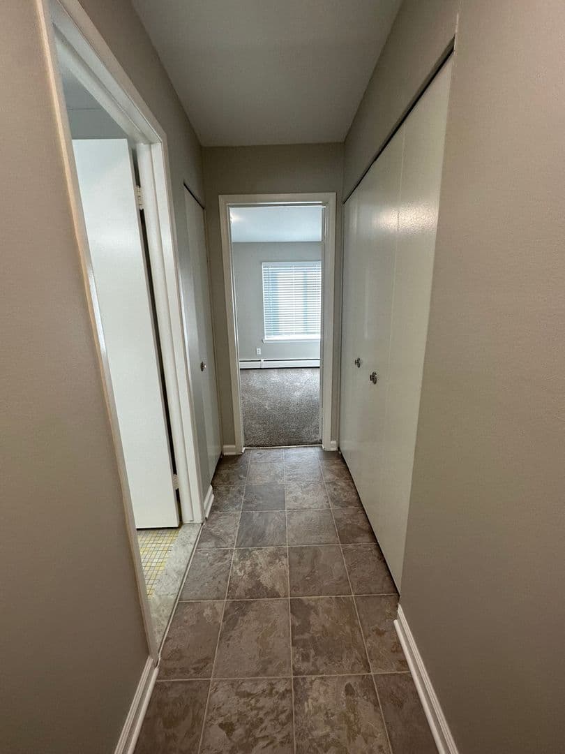 Berkley Apartment: 2200 Berkley Ave