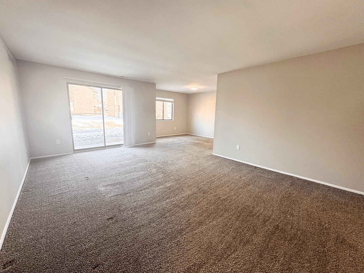 Farmington Hills Apartment: 30250 W 12 Mile Rd
