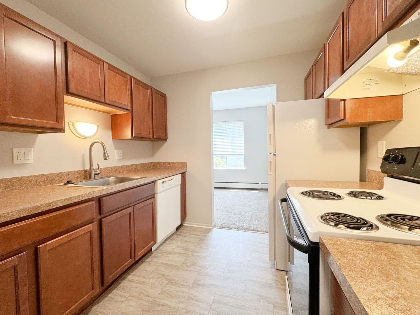 Berkley Apartment: 2200 Berkley Ave