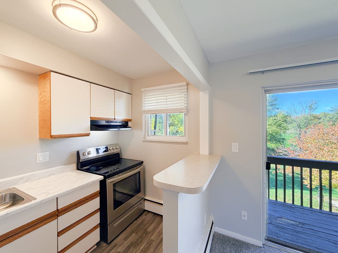 Utica Apartment: 45631-45645 Brownell St
