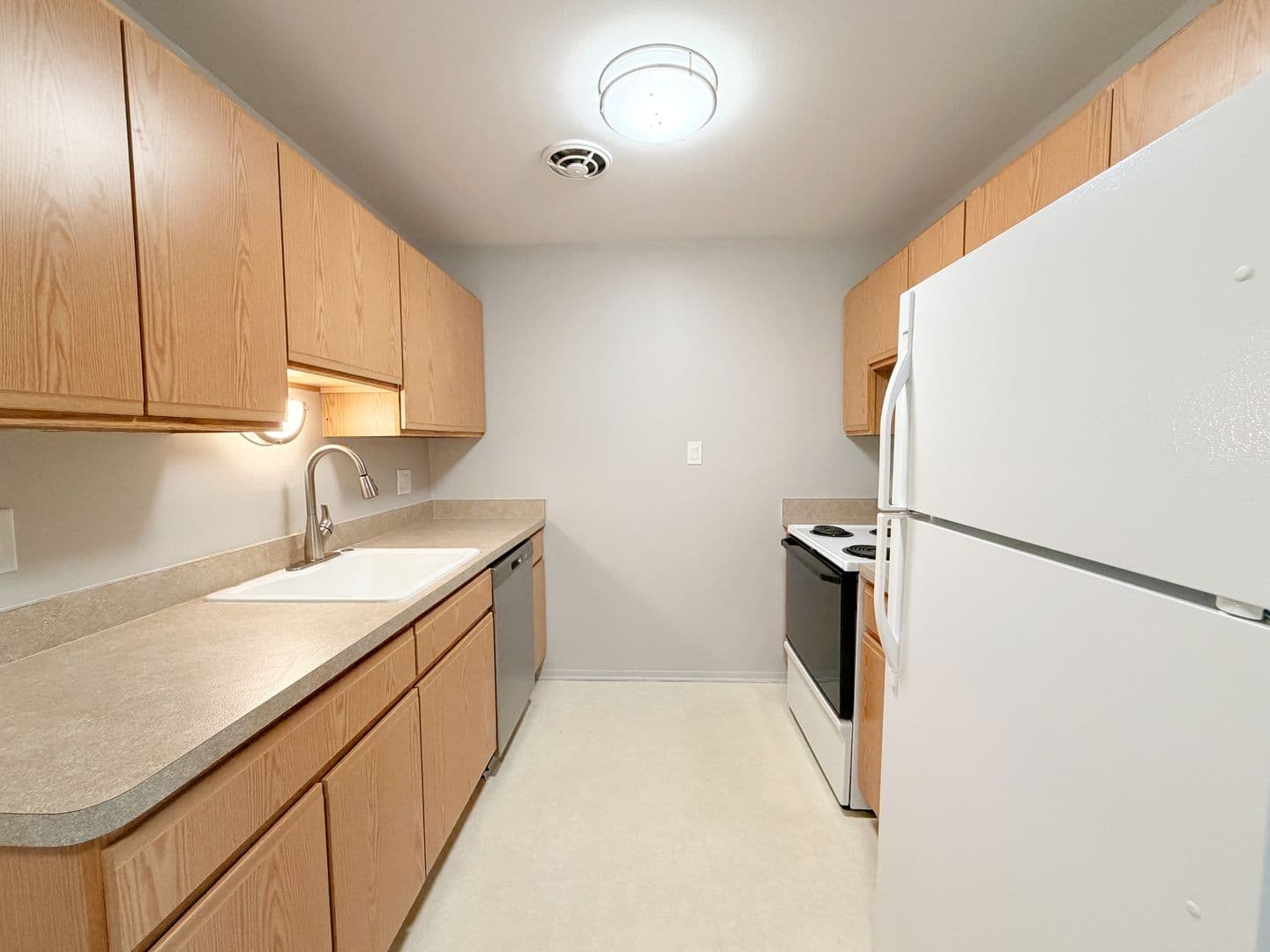 Royal Oak Apartment: 2608 Galpin Ave