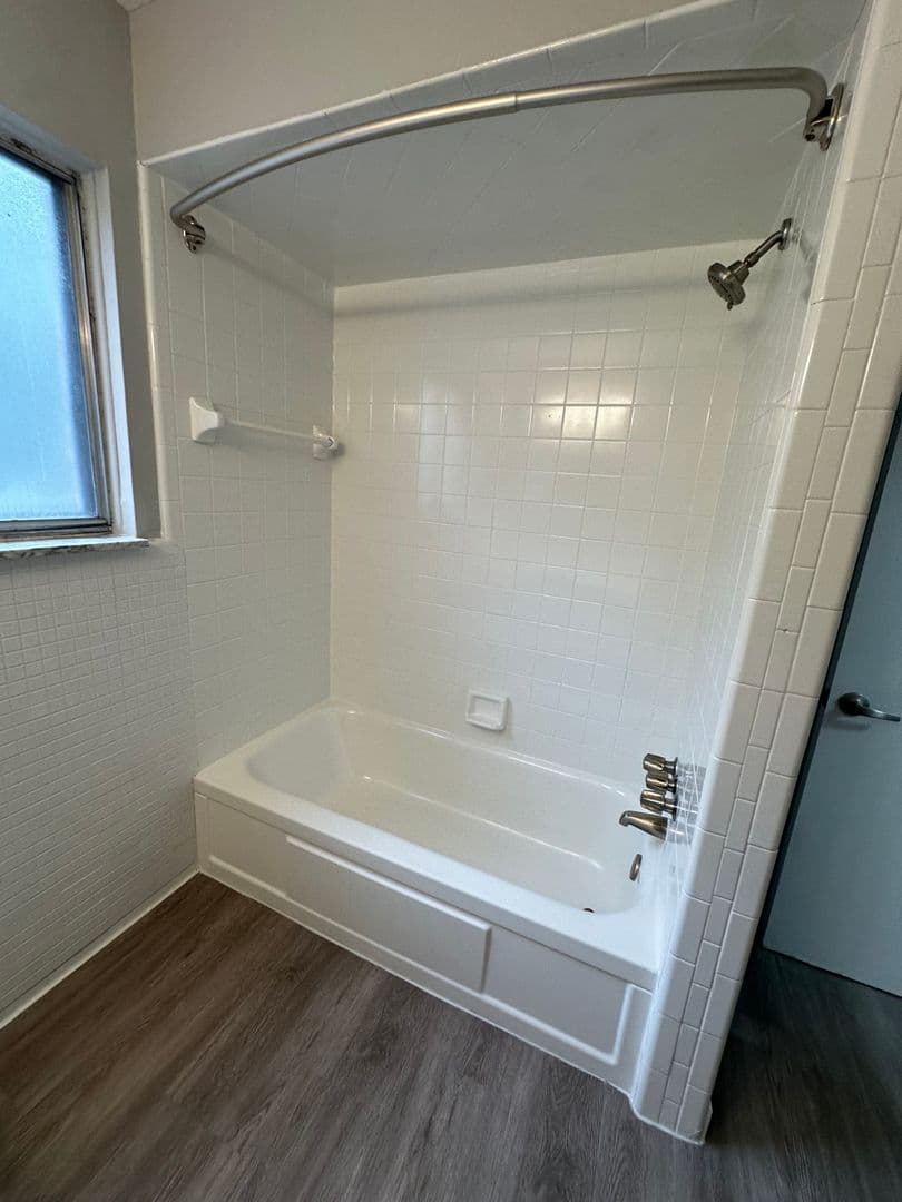 Ferndale Apartment: 384-394 Vester St