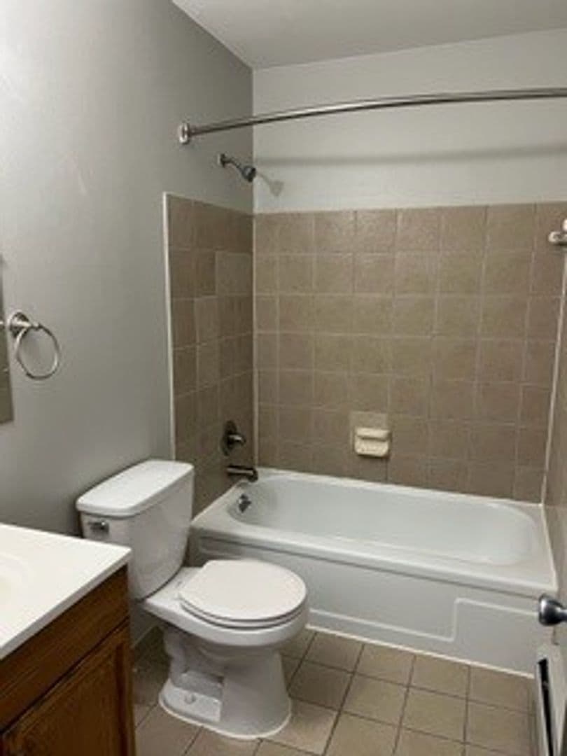 Madison Heights Apartment: 1390-1410 E Lincoln Ave
