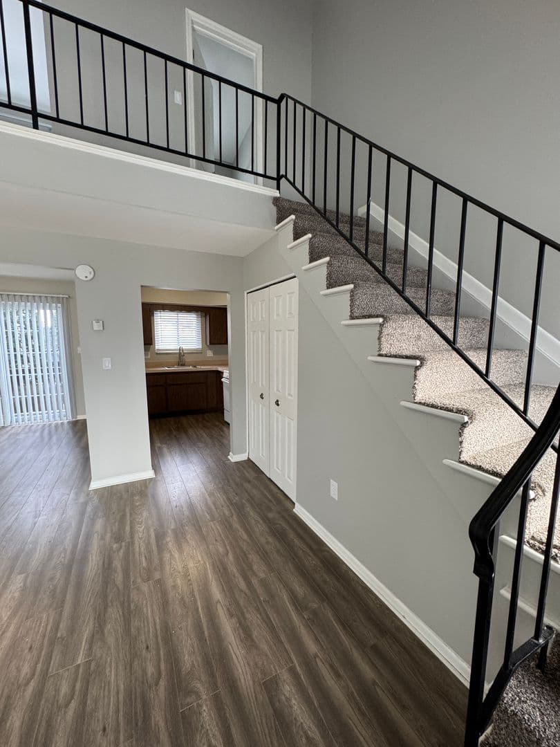 Utica Apartment: 45631-45645 Brownell St
