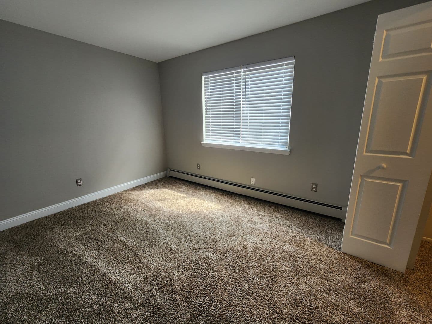 Madison Heights Apartment: 1390-1410 E Lincoln Ave