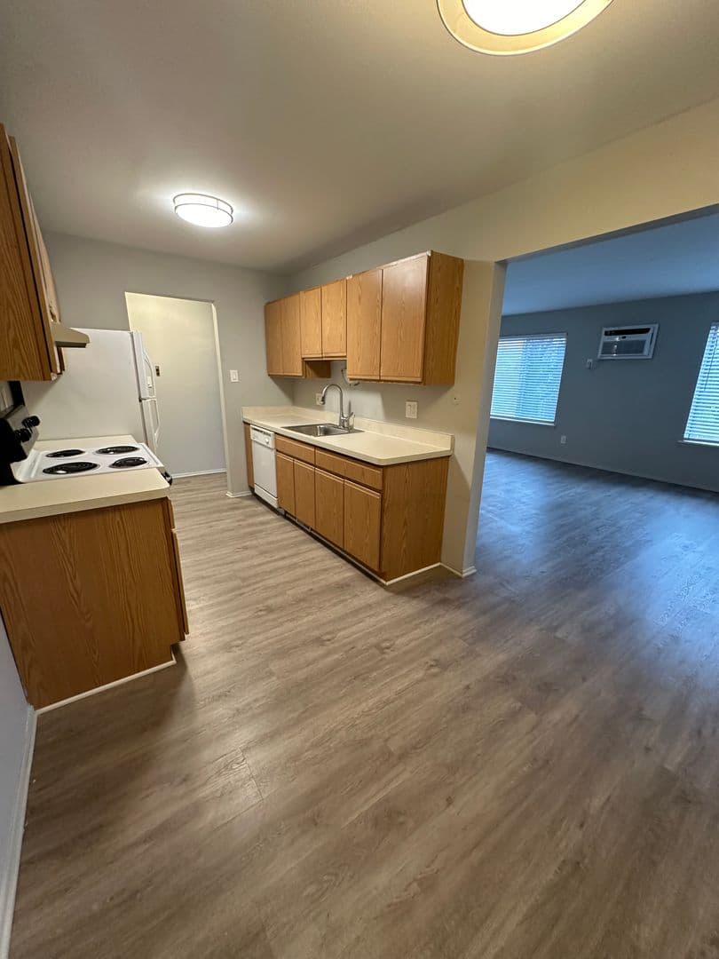 Ferndale Apartment: 384-394 Vester St