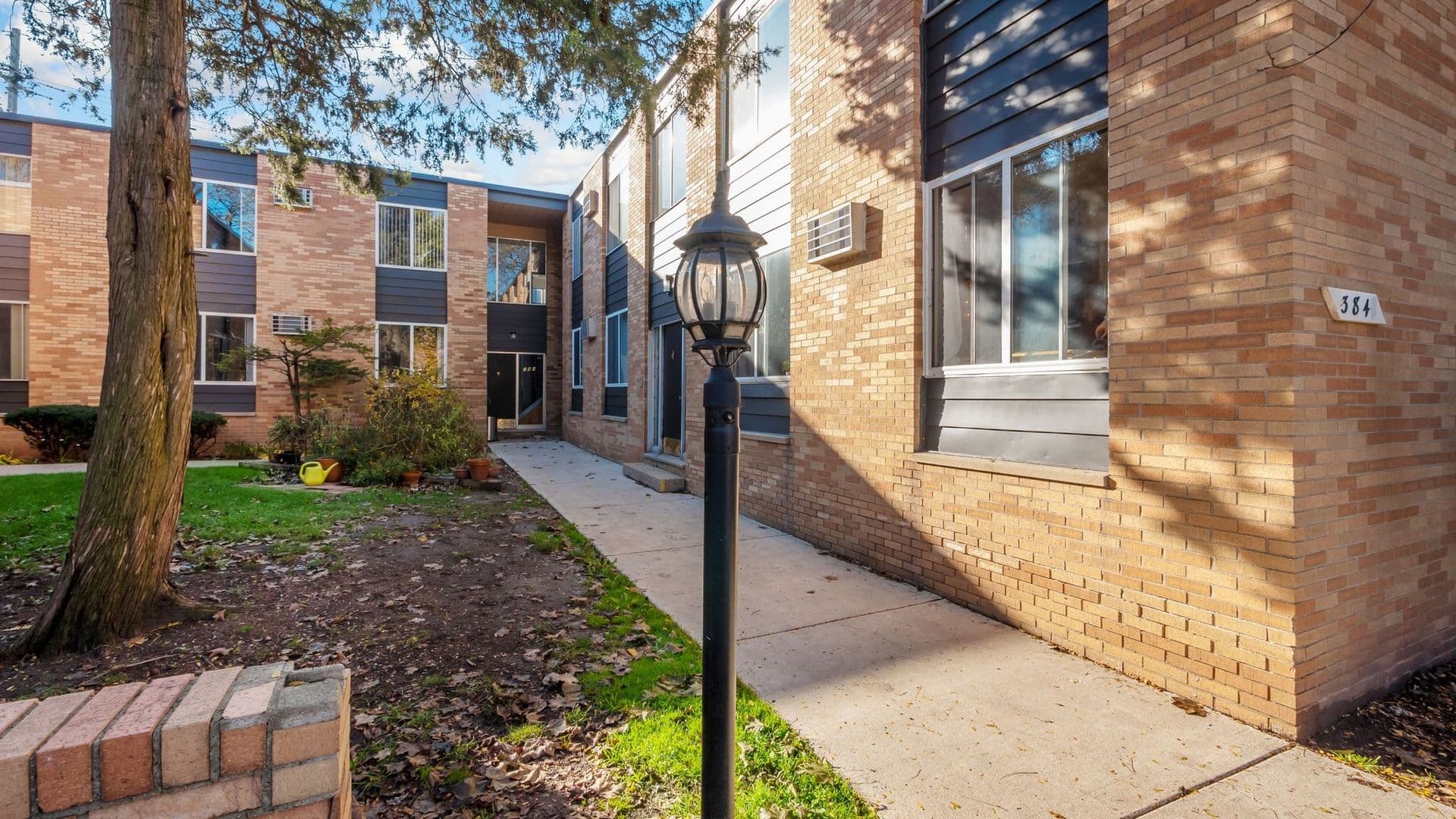 Ferndale Apartment: 384-394 Vester St