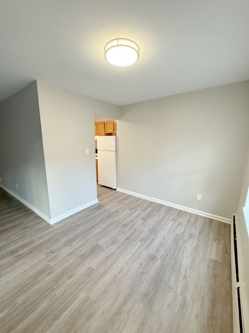 Berkley Apartment: 2200 Berkley Ave