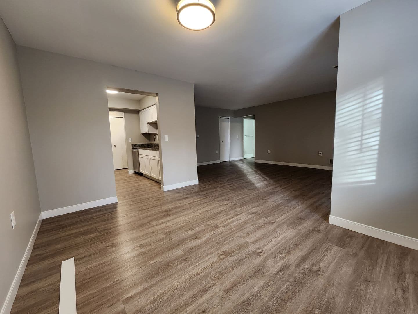 Farmington Hills Apartment: 30250 W 12 Mile Rd
