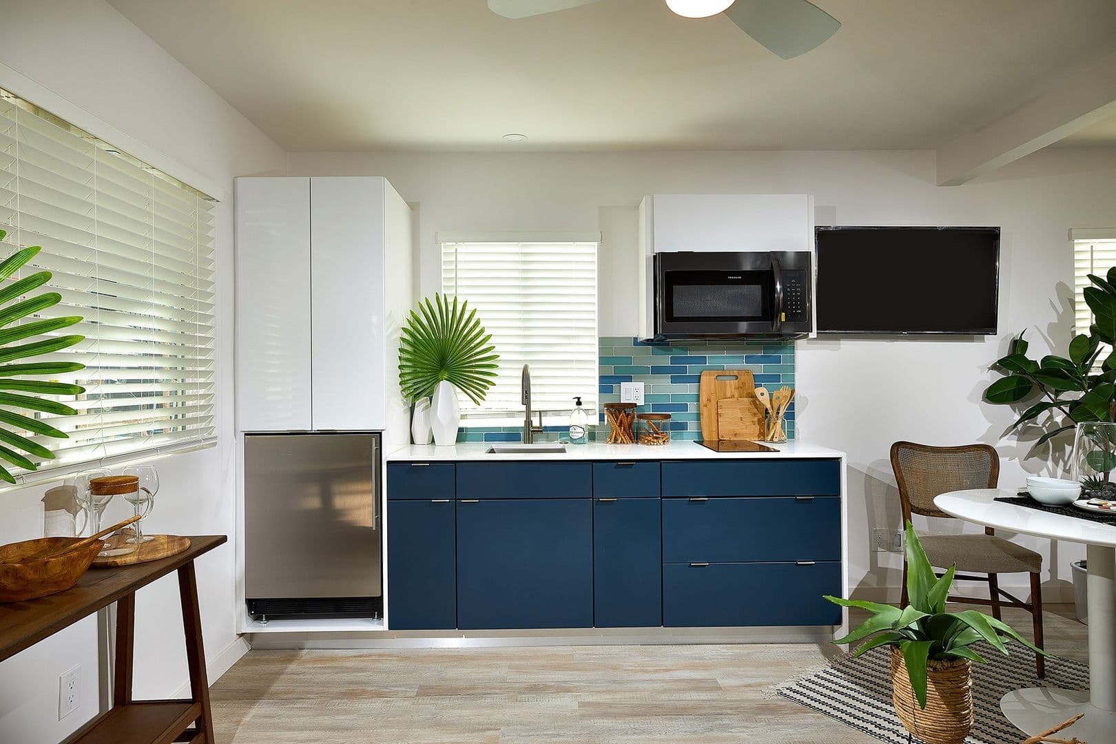 San Diego Apartment: 901-919 Turquoise Street