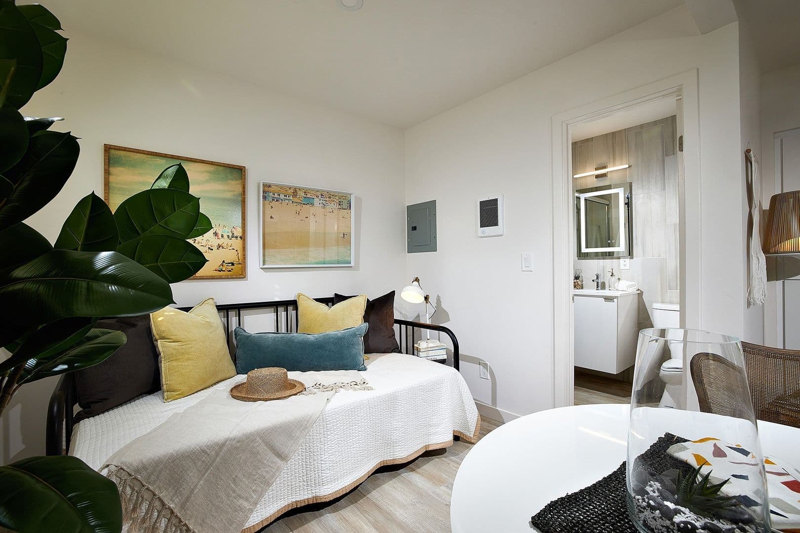 San Diego Apartment: 901-919 Turquoise Street