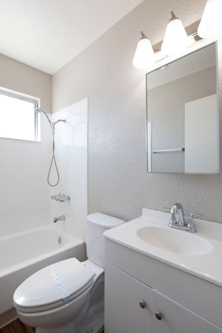Chula Vista Apartment: 585 E Street