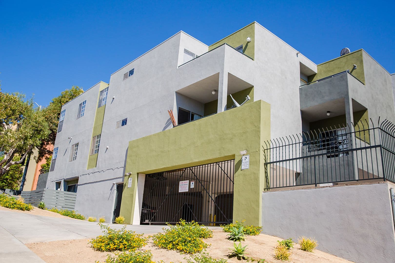 San Diego Apartment: 445 W University Avenue