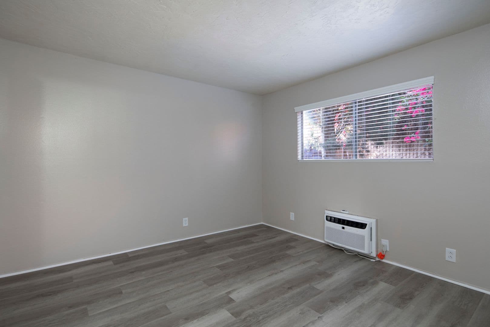 Lakeside Apartment: 12630 Lakeshore Drive