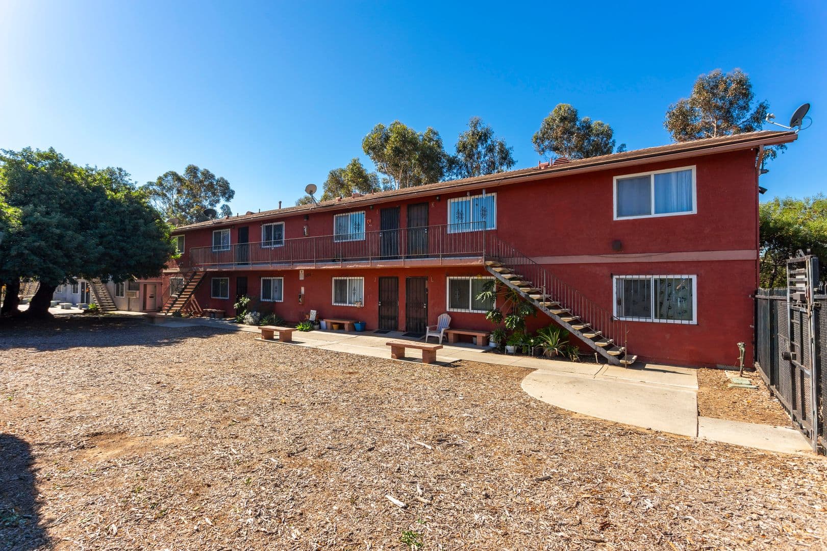 San Diego Apartment: 4335-4339 Hilltop Drive