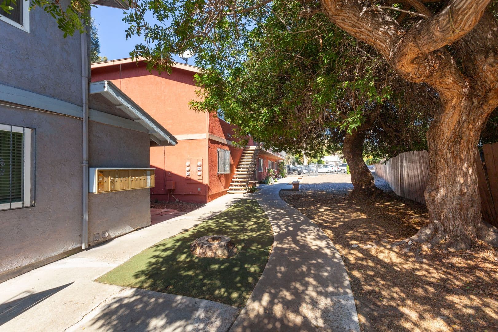 San Diego Apartment: 4335-4339 Hilltop Drive