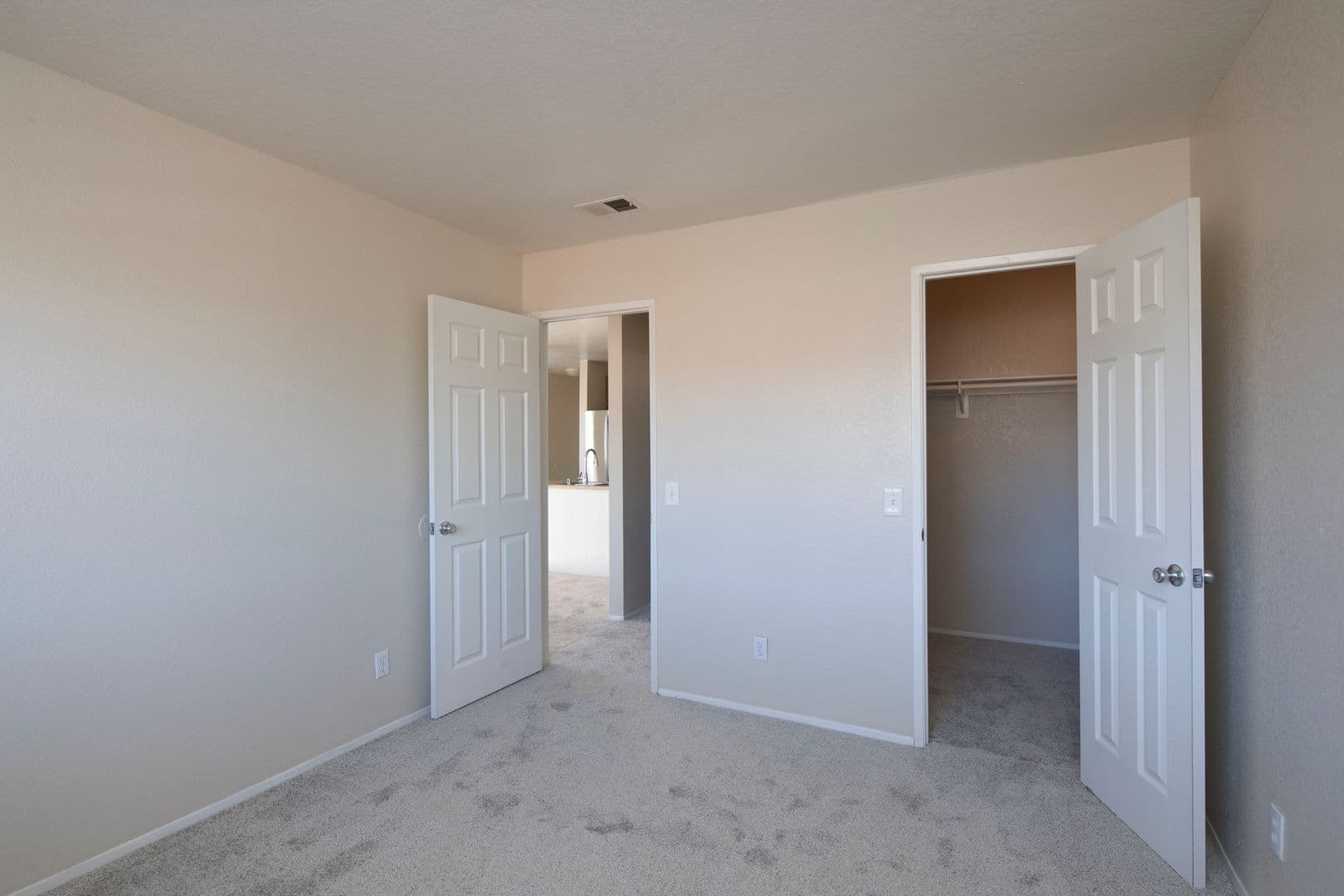 Vista Apartment: 1212 Calle Jules