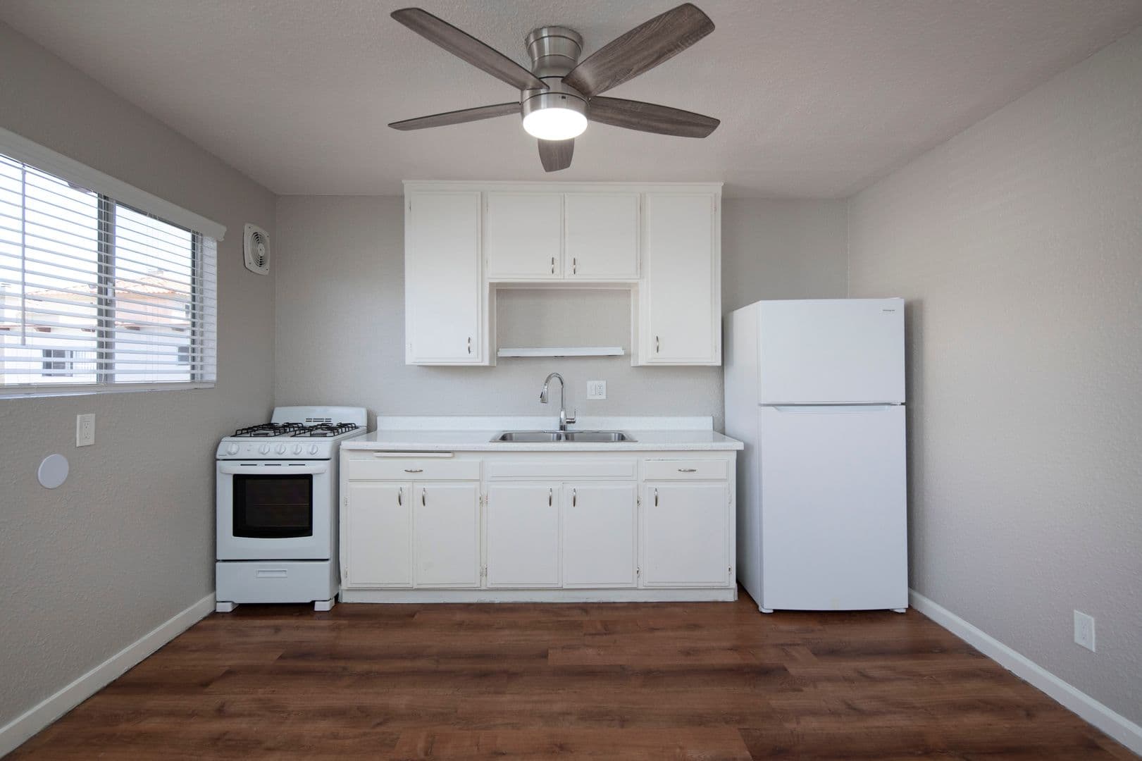 Chula Vista Apartment: 585 E Street