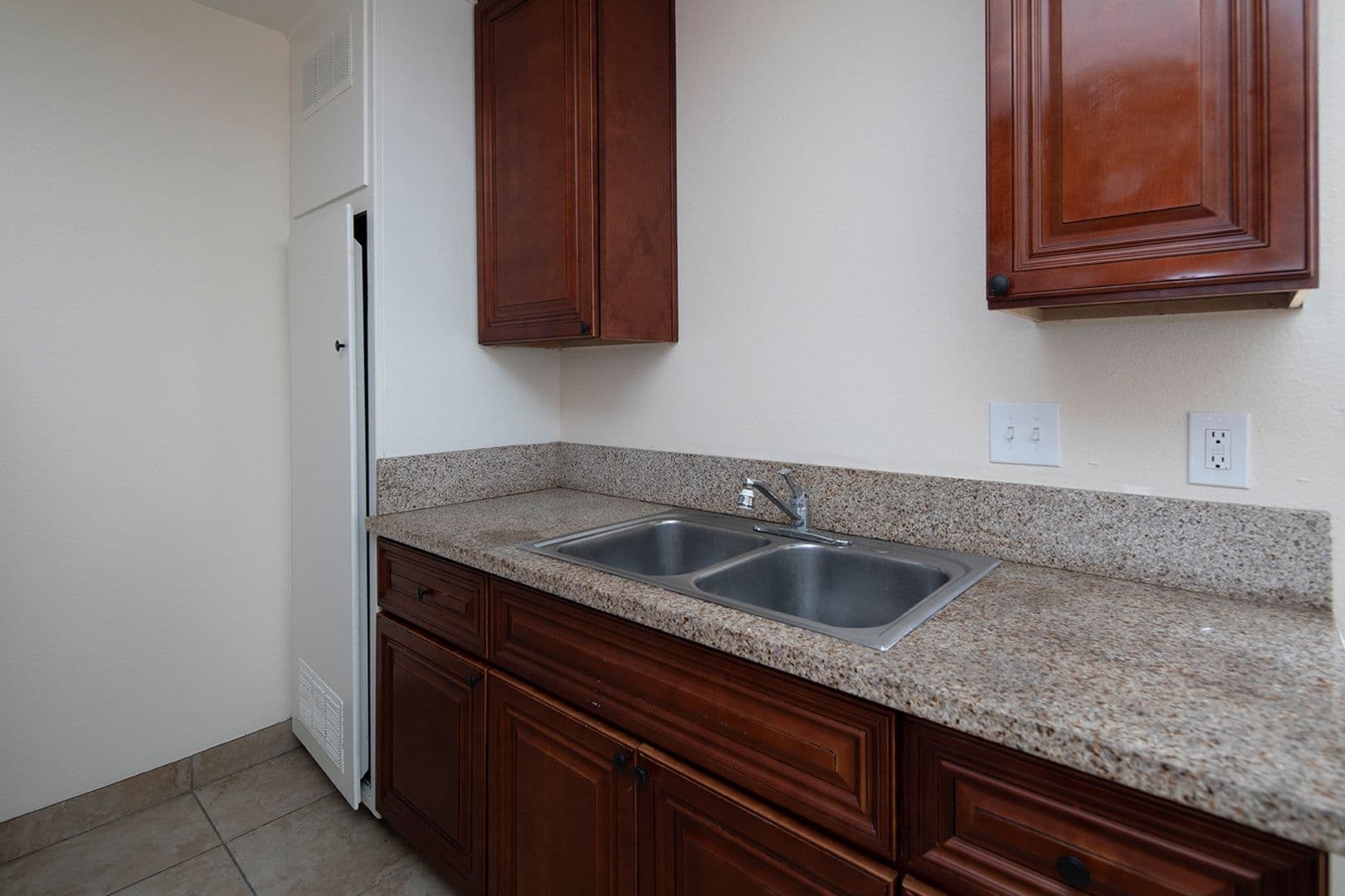 Spring Valley Apartment: 8914 - 8926 Delrose Avenue