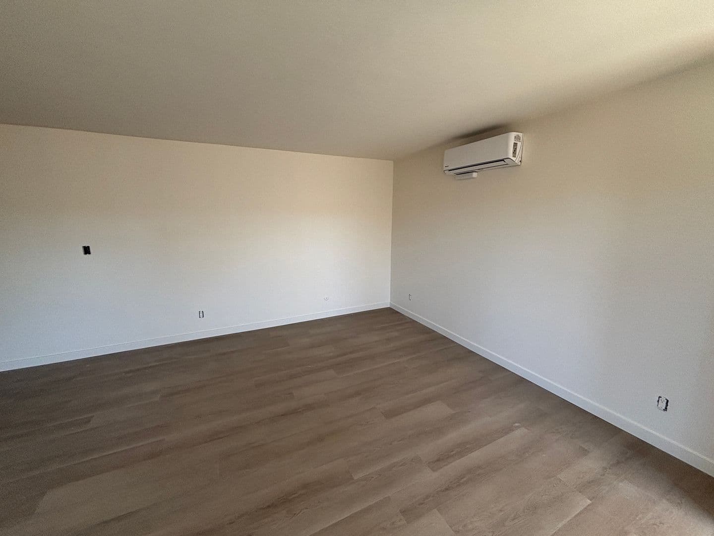 San Diego Apartment: 4537 Hamilton Street