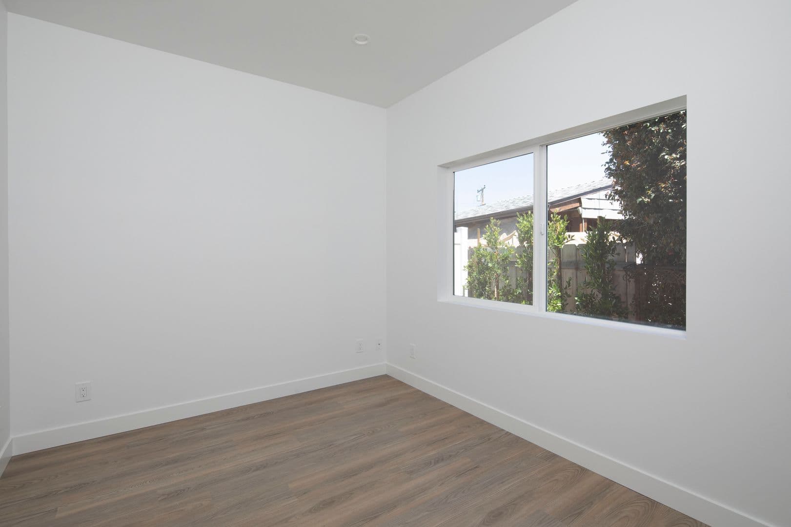 San Diego Apartment: 4228 Feather Avenue