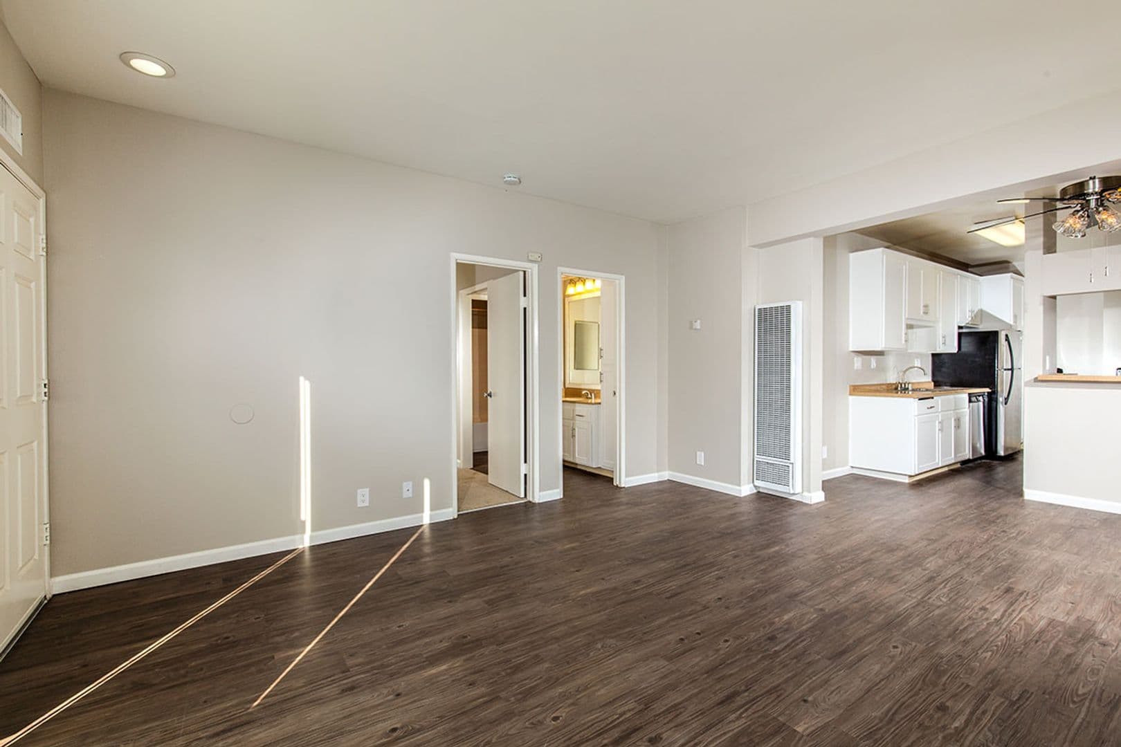San Diego Apartment: 445 W University Avenue