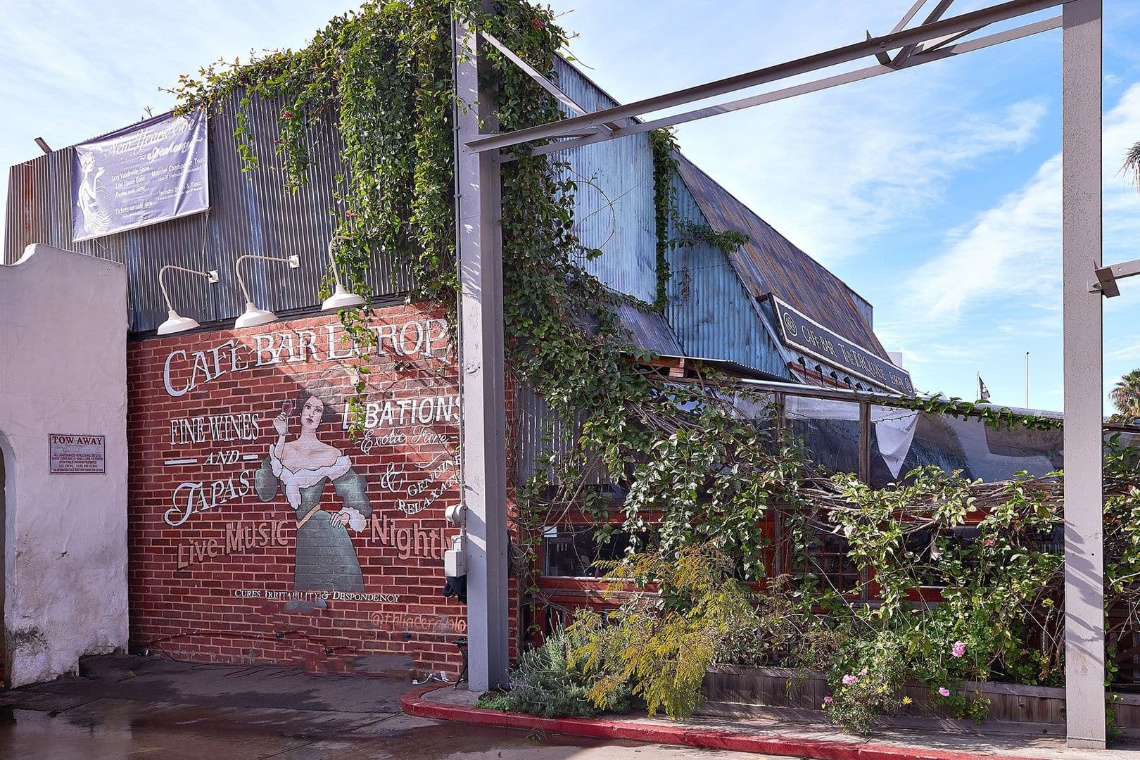 San Diego Apartment: 901-919 Turquoise Street