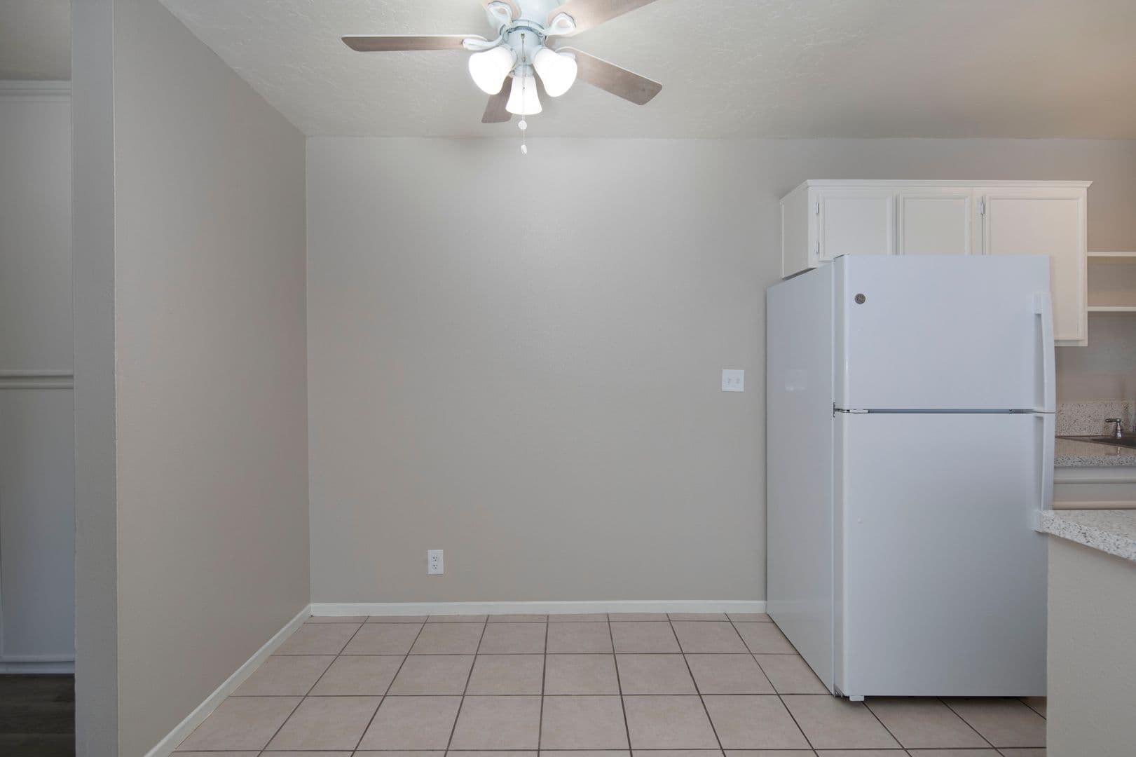 Lakeside Apartment: 12630 Lakeshore Drive