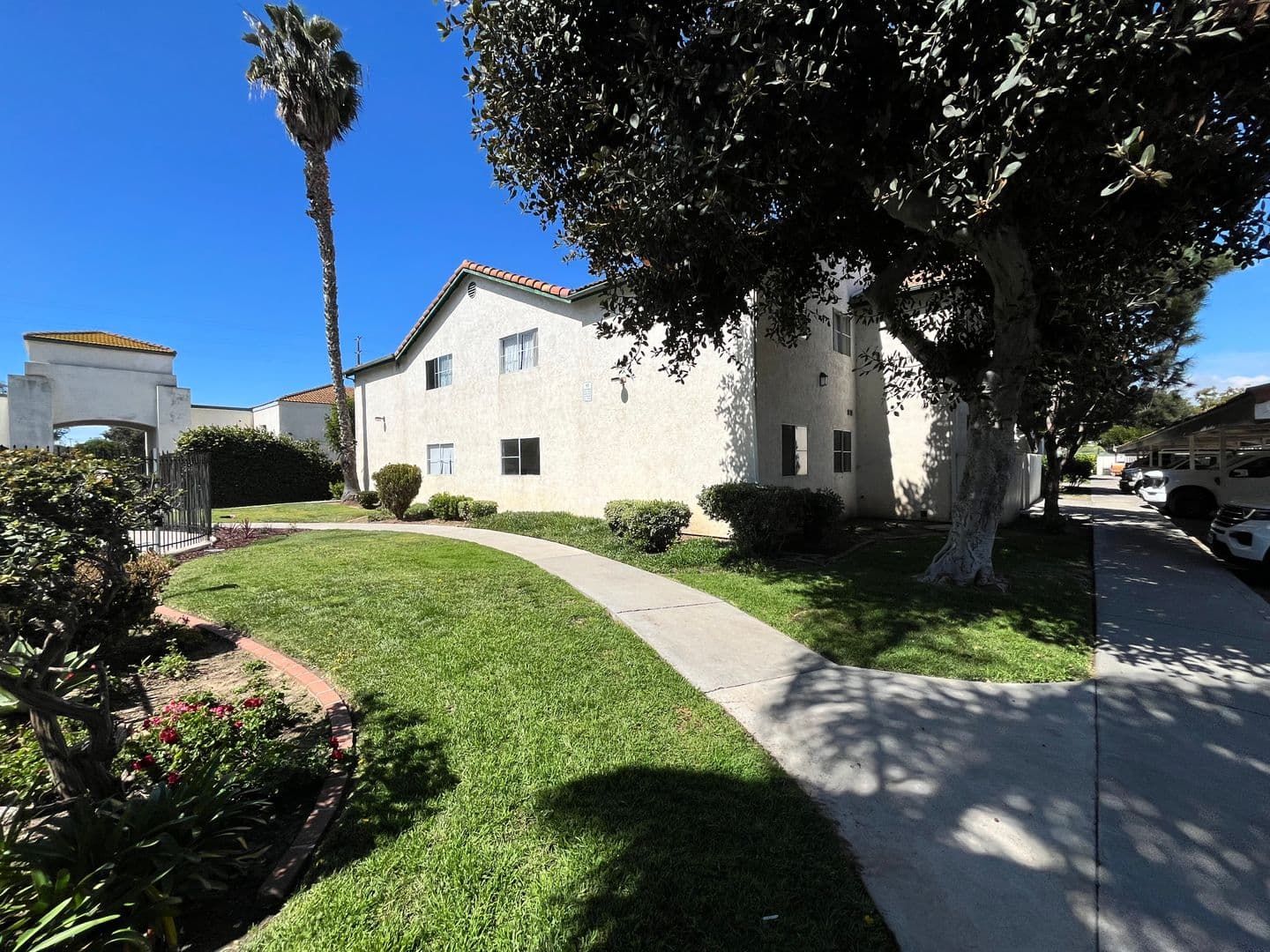 National City Apartment: 31-131 N. Highland Avenue
