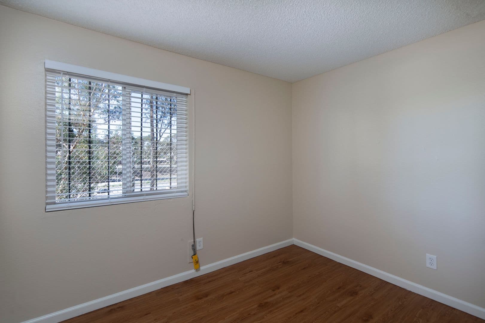 San Diego Apartment: 4335-4339 Hilltop Drive