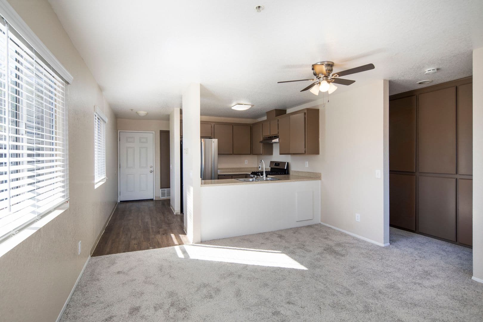 Vista Apartment: 1212 Calle Jules