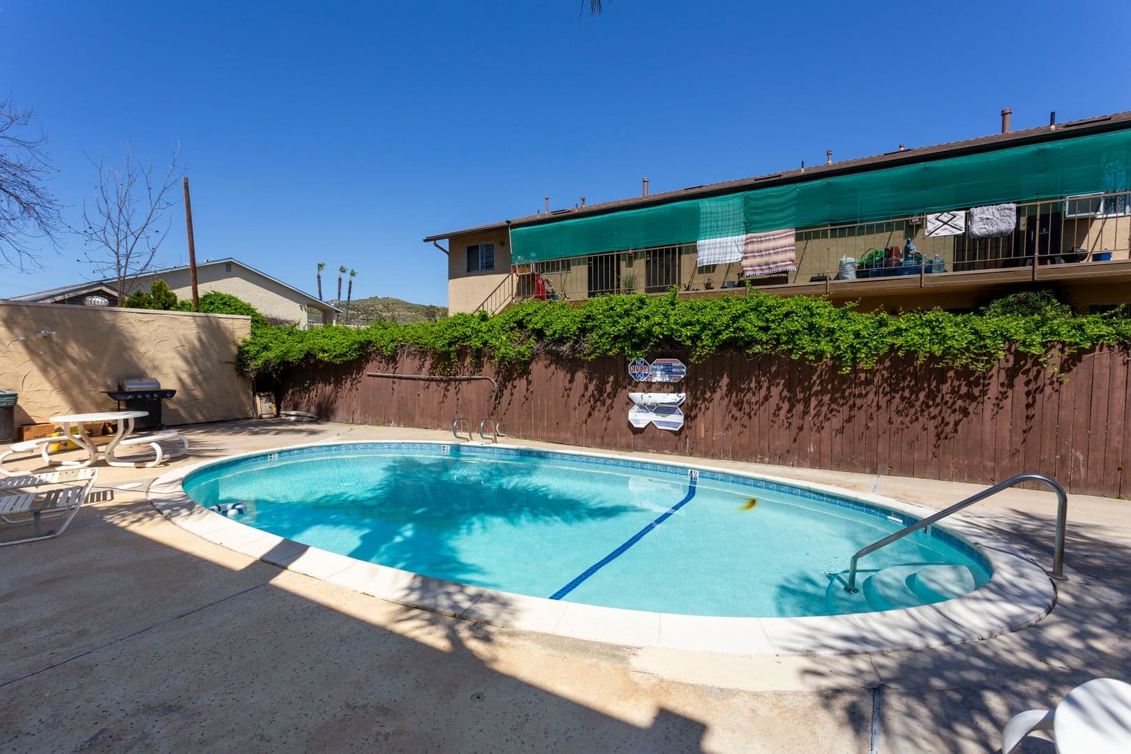 Lakeside Apartment: 12630 Lakeshore Drive