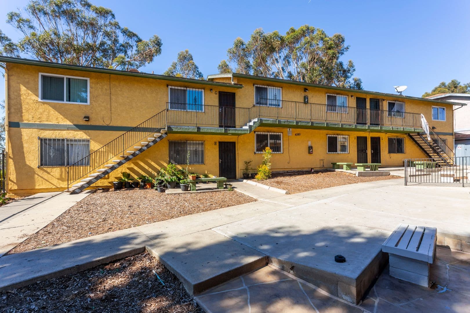 San Diego Apartment: 4335-4339 Hilltop Drive