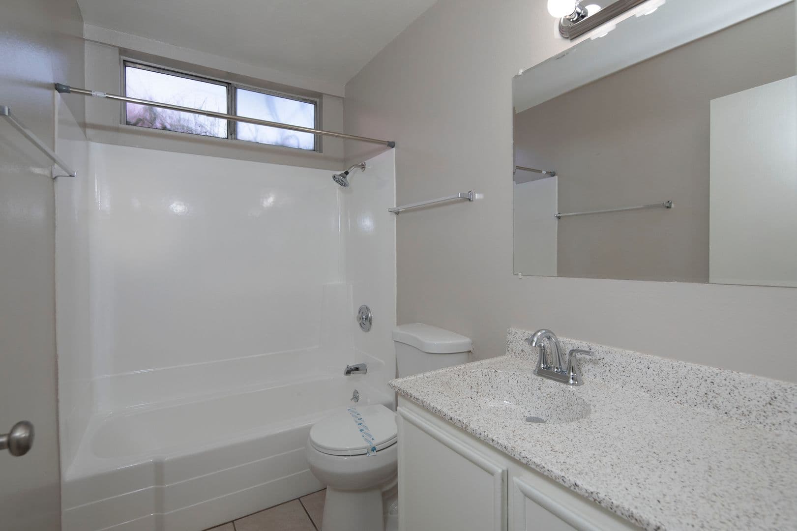 Lakeside Apartment: 12630 Lakeshore Drive