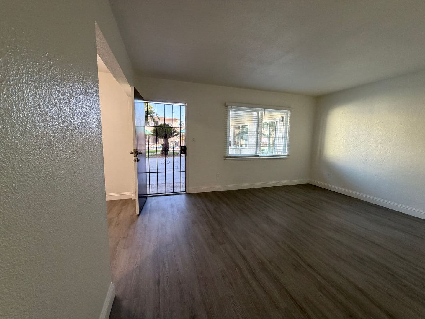 La Mesa Apartment: 5151-5197 Dailey Court