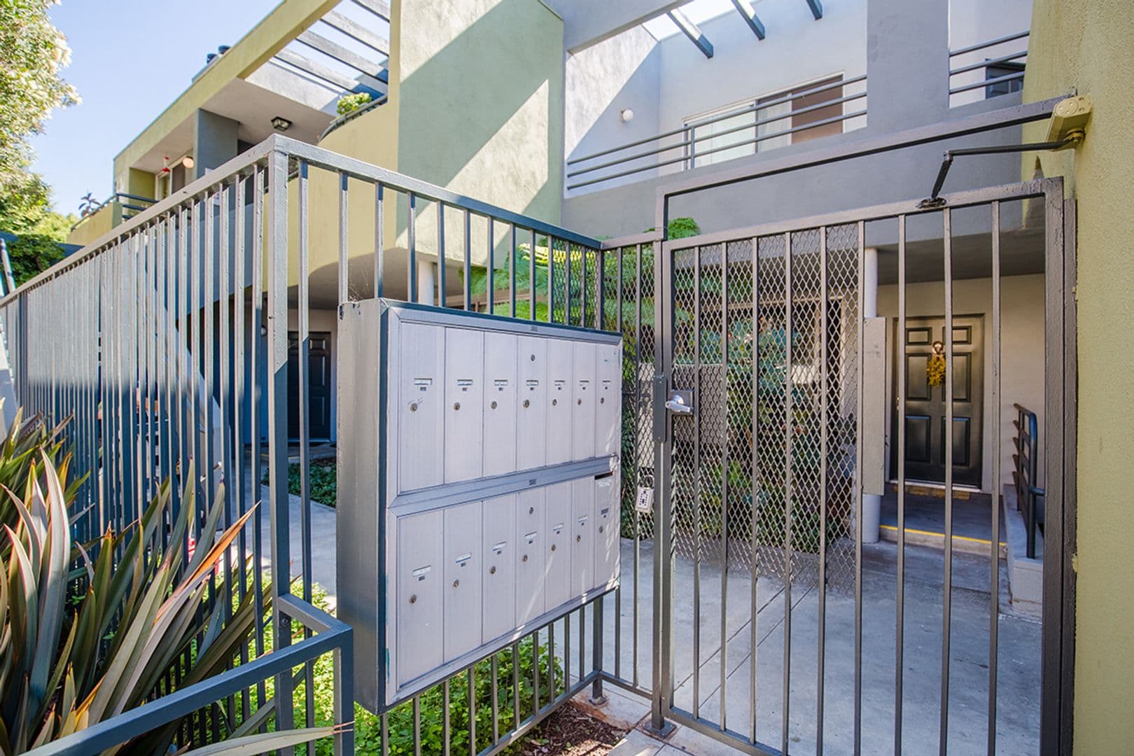 San Diego Apartment: 445 W University Avenue