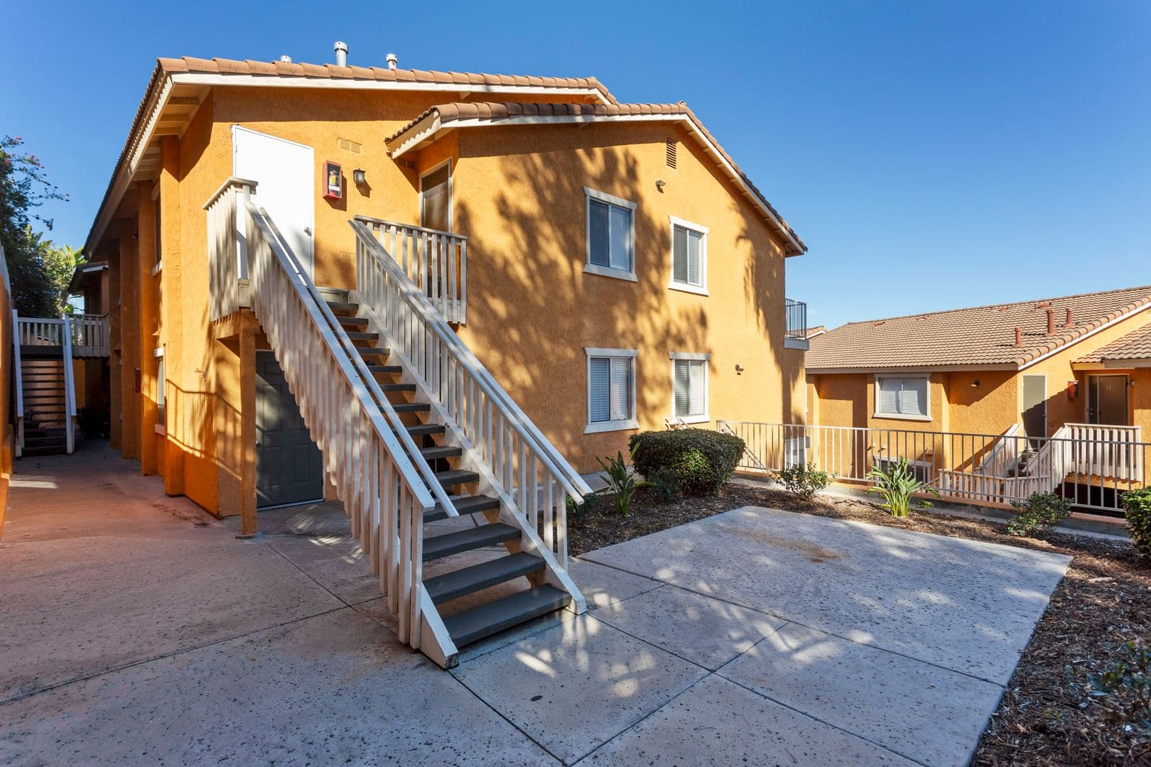 Vista Apartment: 1212 Calle Jules