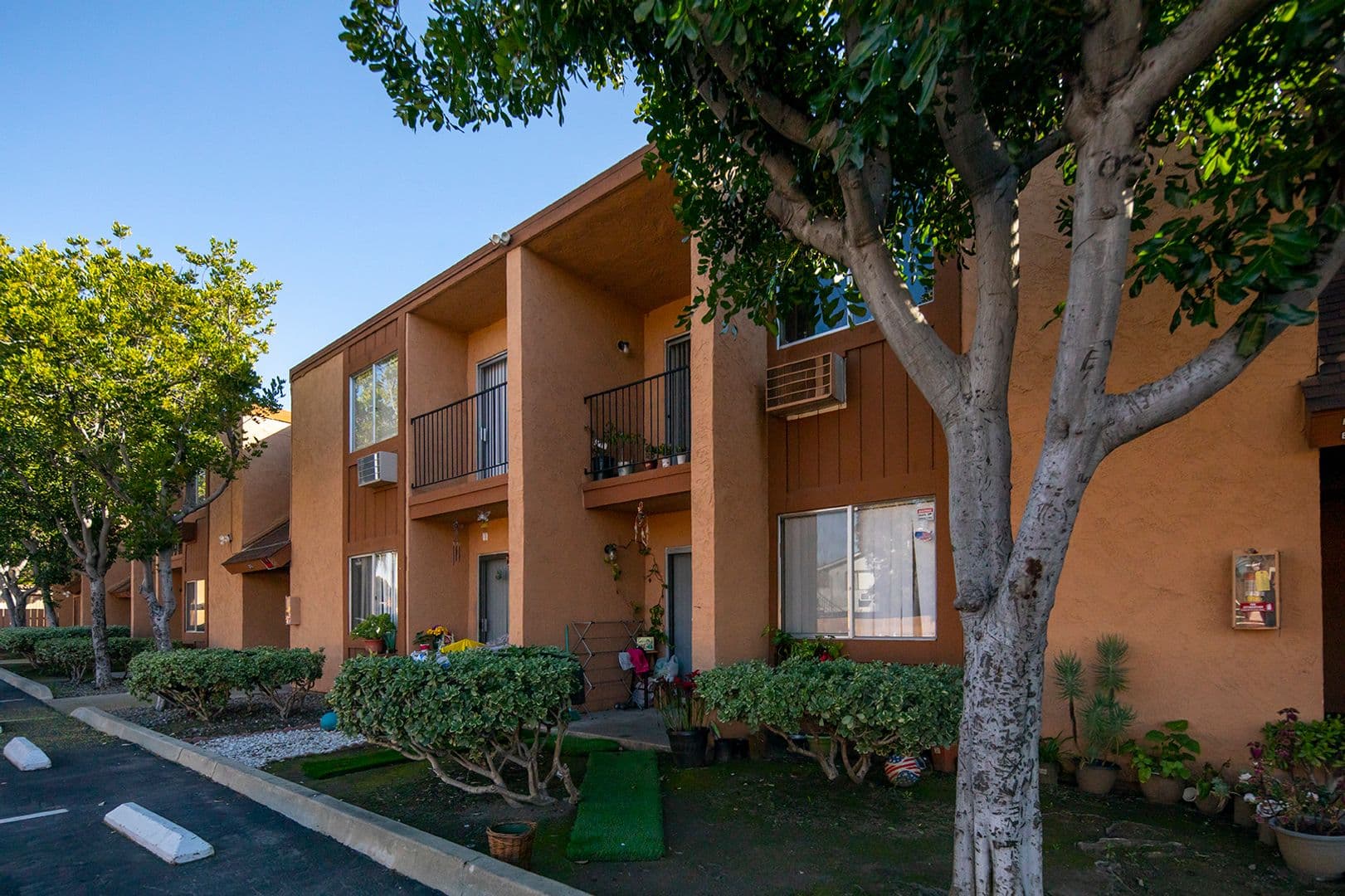 El Cajon Apartment: 303 East Madison Avenue