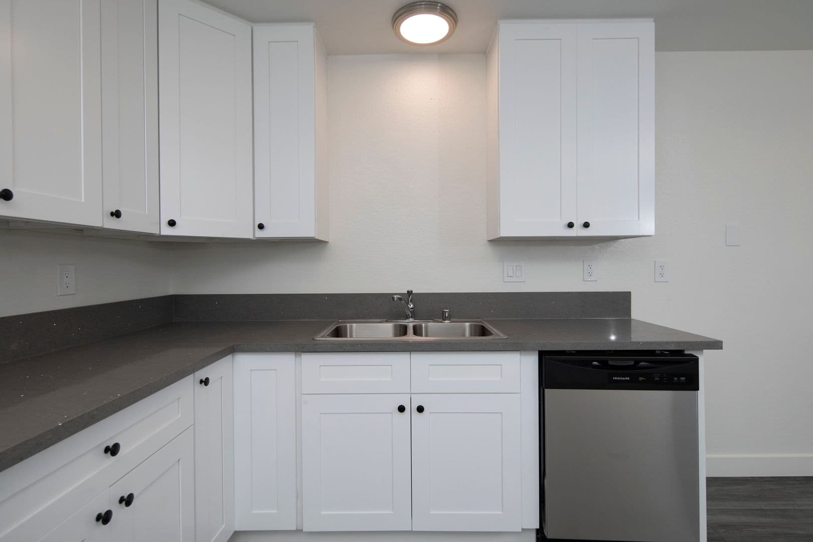 National City Apartment: 31-131 N. Highland Avenue